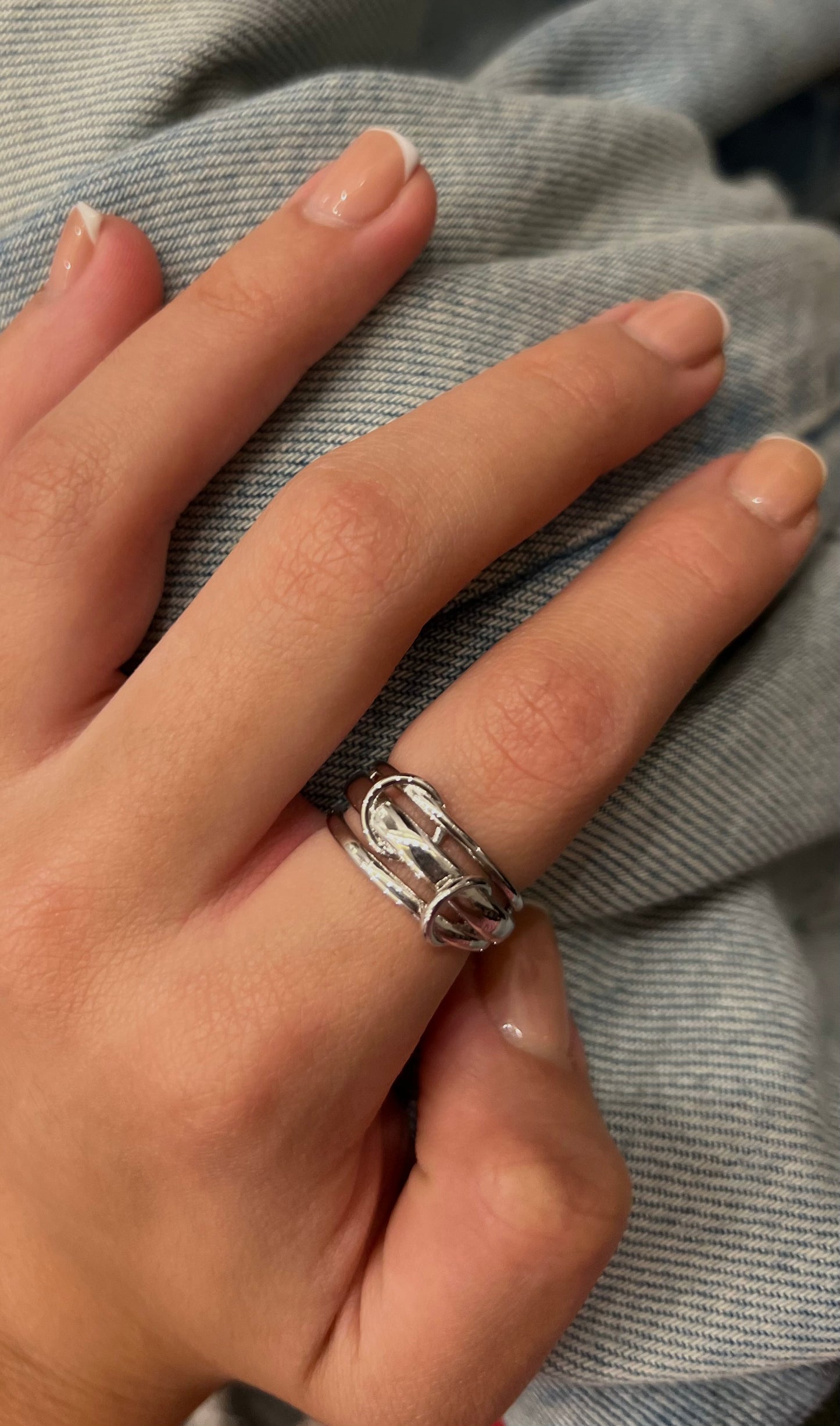 Intertwined ring